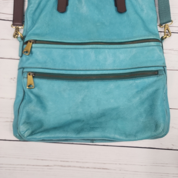 Fossil Explorer Turquoise Leather Foldover Crossbody Bag - Picture 2 of 9